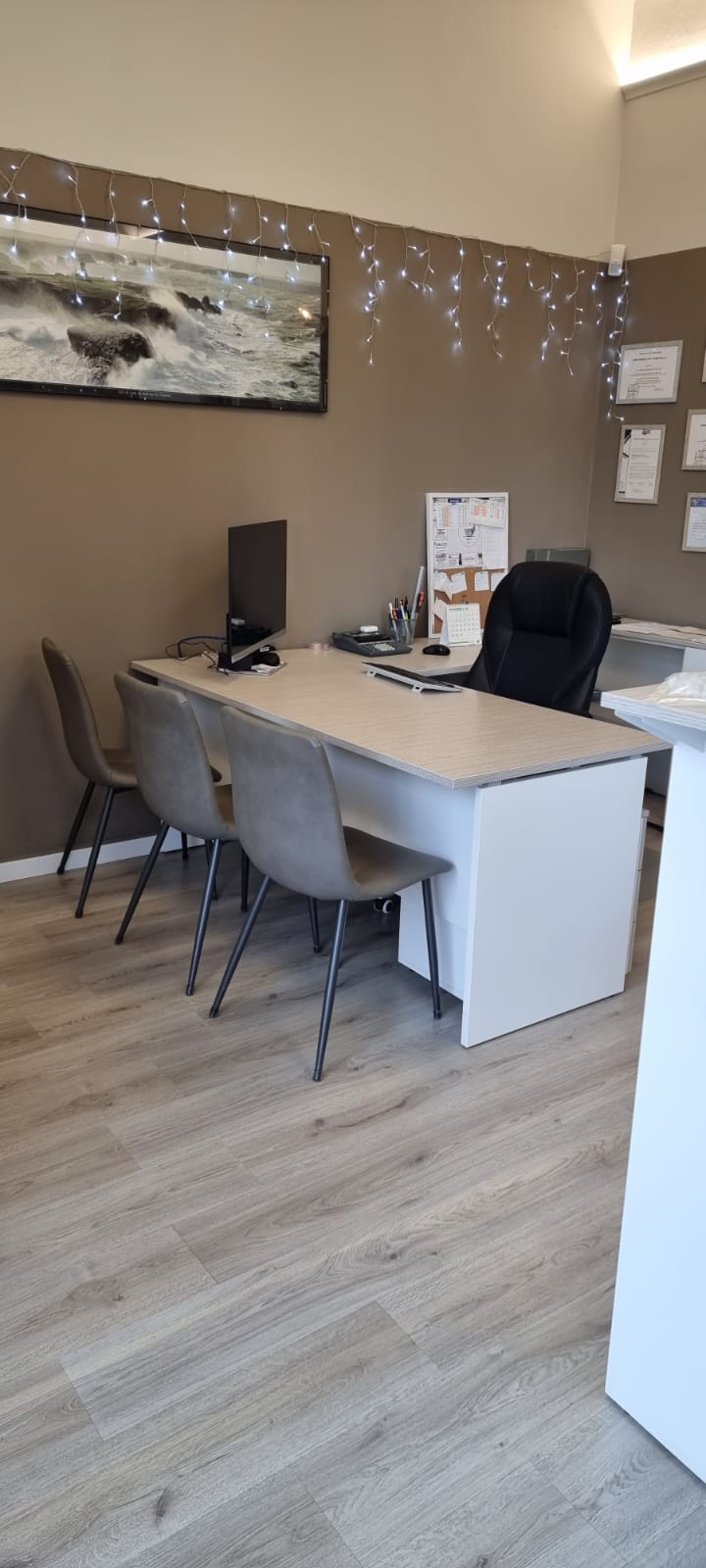 Area consulenza nella sede Idrotermica VentiVenti